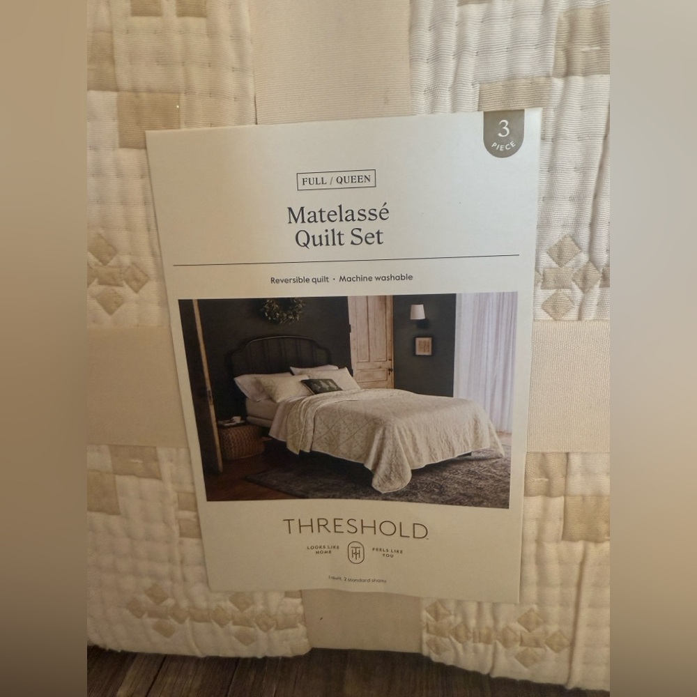 Target threshold 3-Piece Holiday Matelasse Quilt and Sham Set - Picture 2 of 10